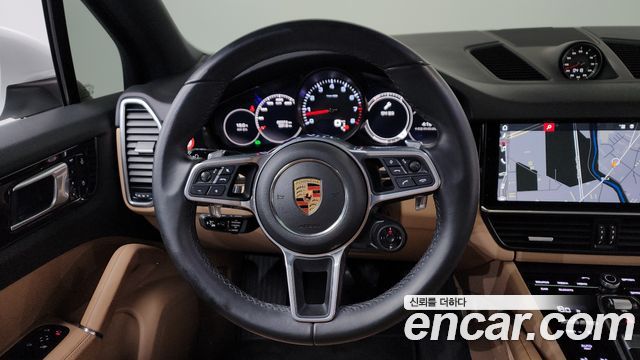 Porsche Cayenne 2019 — photo 13