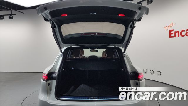 Porsche Cayenne 2019 — photo 20