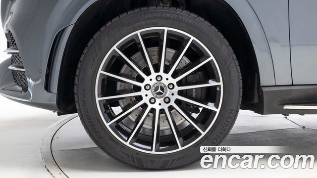 Mercedes-Benz GLE-Class 2022 — photo 8