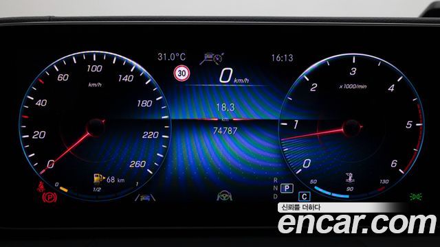 Mercedes-Benz GLE-Class 2022 — photo 10