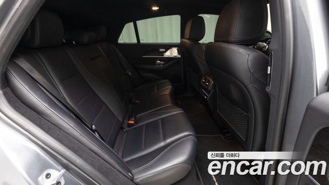 Mercedes-Benz GLE-Class 2022 — photo 14
