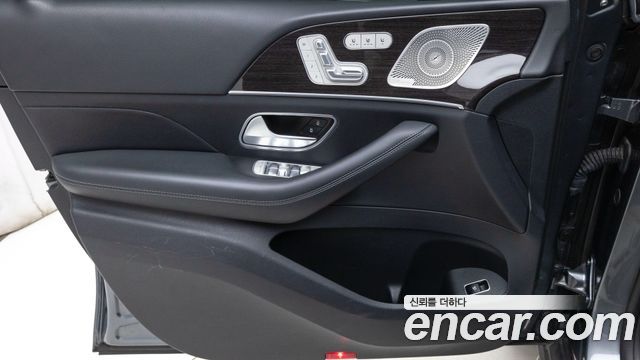 Mercedes-Benz GLE-Class 2022 — photo 15