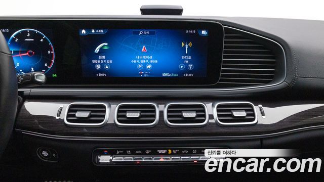 Mercedes-Benz GLE-Class 2022 — photo 16