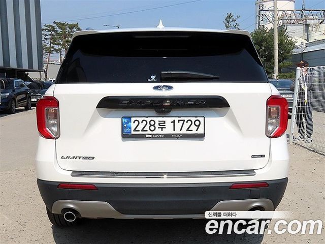 Ford Explorer 2022 — photo 4