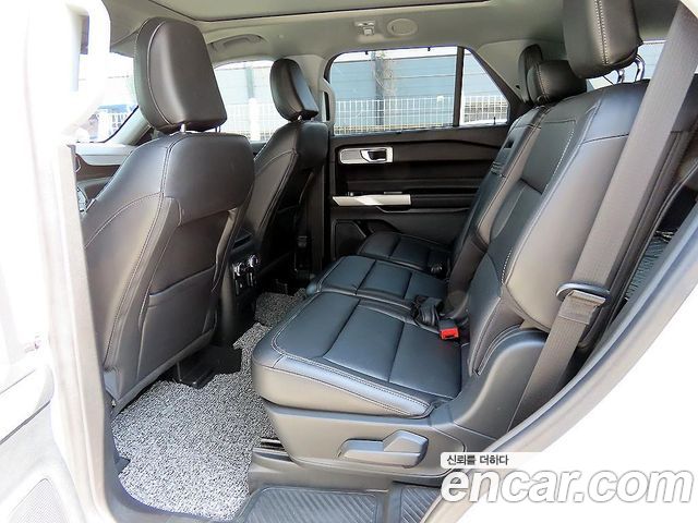 Ford Explorer 2022 — photo 6