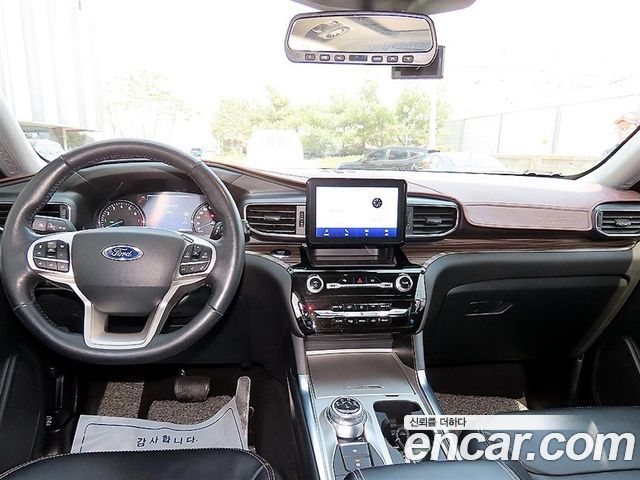 Ford Explorer 2022 — photo 7