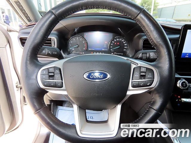 Ford Explorer 2022 — photo 8