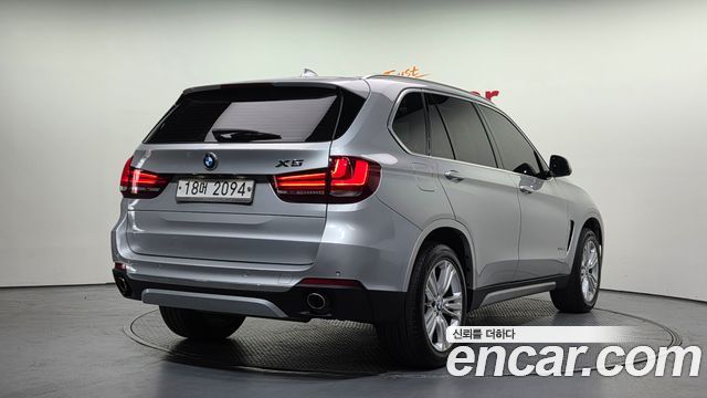 BMW X5 2016 — photo 2
