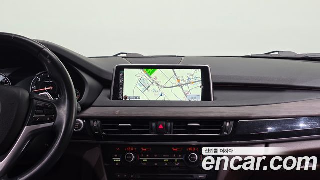 BMW X5 2016 — photo 16