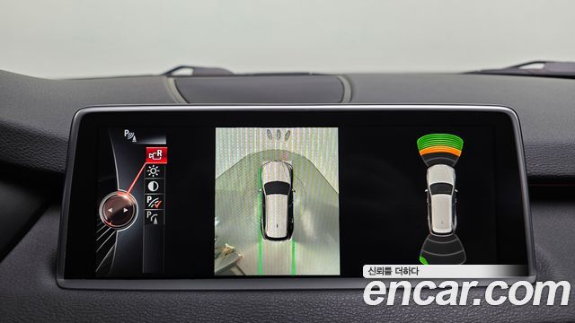 BMW X5 2016 — photo 17