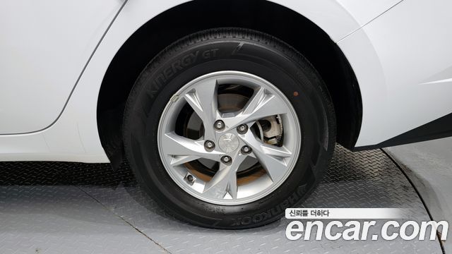 Hyundai AVANTE 2021 — photo 5