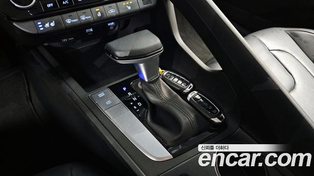 Hyundai AVANTE 2021 — photo 9