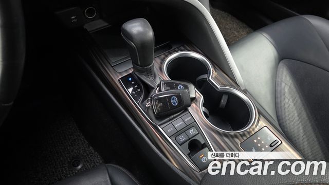 Toyota Camry 2018 — photo 9