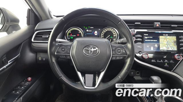 Toyota Camry 2018 — photo 13