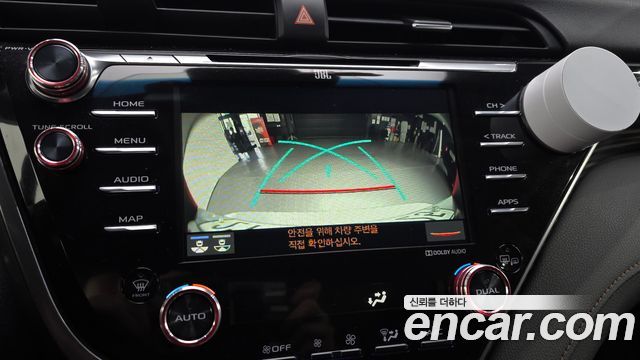 Toyota Camry 2018 — photo 15