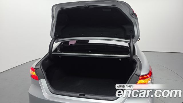 Toyota Camry 2018 — photo 20
