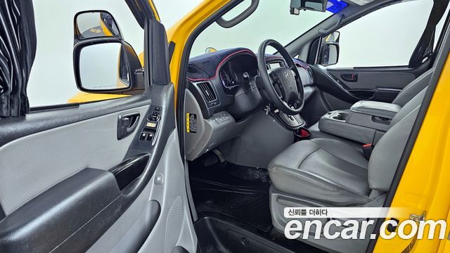 Hyundai Starex 2019 — photo 10
