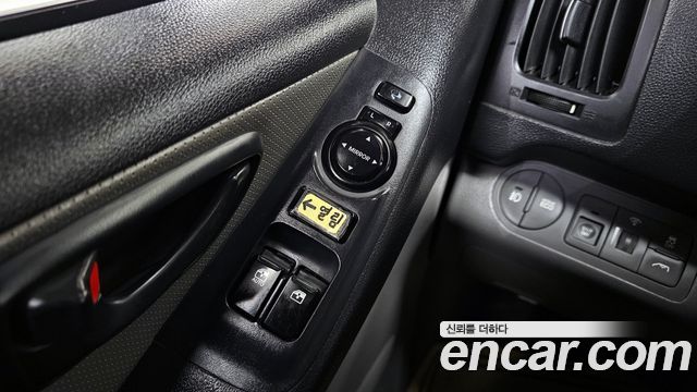 Hyundai Starex 2019 — photo 17