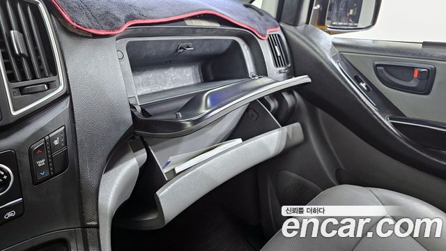Hyundai Starex 2019 — photo 19