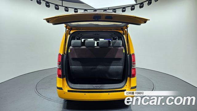 Hyundai Starex 2019 — photo 20