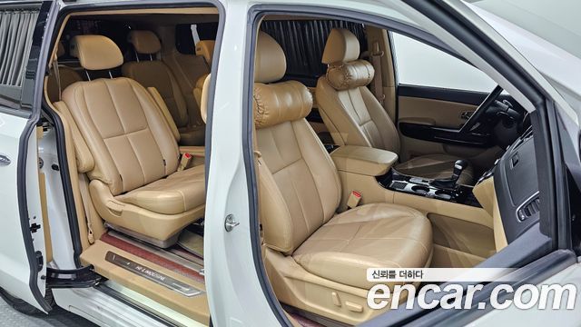 Kia Canival 2019 — photo 10