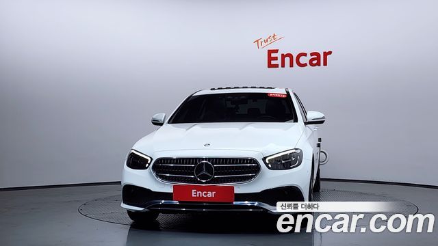 Mercedes-Benz E-Class 2021 — photo 2