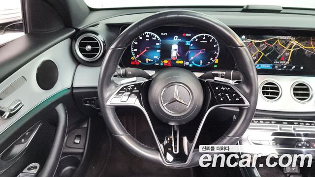 Mercedes-Benz E-Class 2021 — photo 12