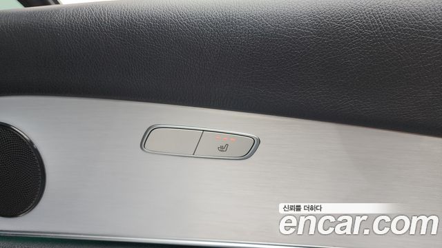 Mercedes-Benz E-Class 2021 — photo 18