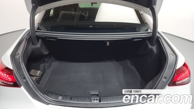 Mercedes-Benz E-Class 2021 — photo 19