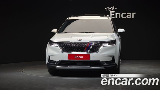 Kia Canival 2021 — photo 3
