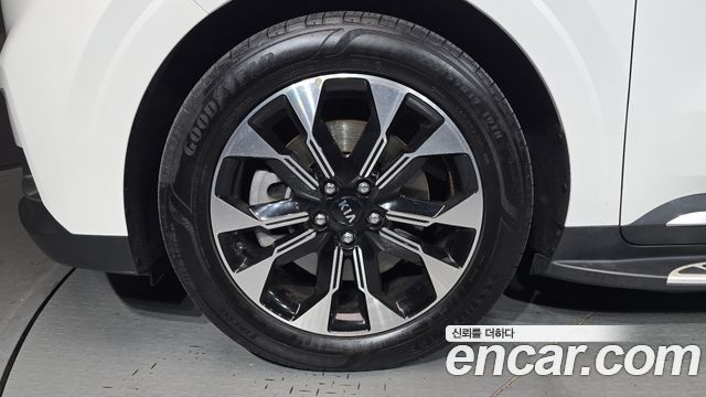 Kia Canival 2021 — photo 5