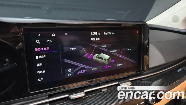 Kia Canival 2021 — photo 16