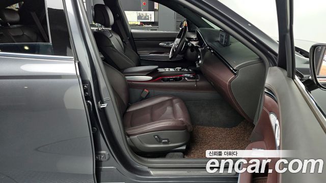 Genesis GV70 2021 — photo 11
