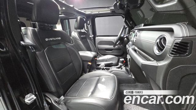 Jeep Wrangler 2021 — photo 11