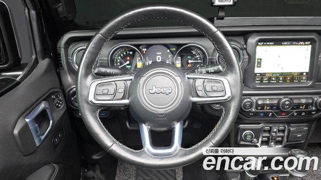 Jeep Wrangler 2021 — photo 13