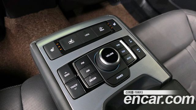 Genesis G80 2019 — photo 17