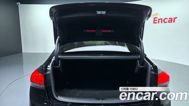 Genesis G80 2019 — photo 20