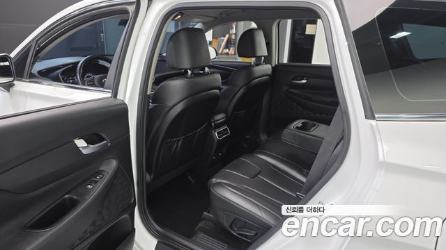 Hyundai Santafe 2022 — photo 11