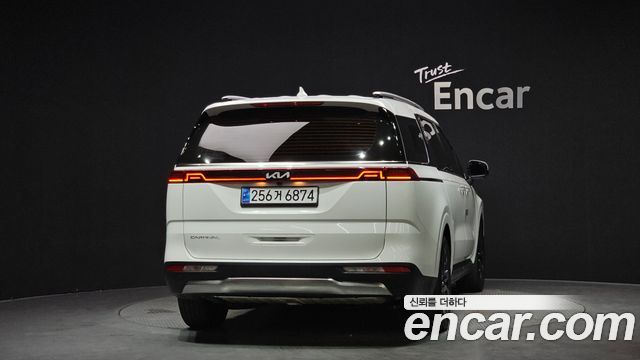 Kia Canival 2022 — photo 4
