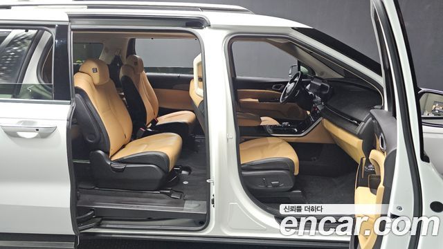 Kia Canival 2022 — photo 11