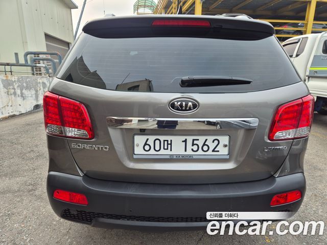 Kia Sorento 2010 — photo 3
