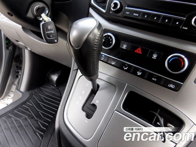 Hyundai Starex 2019 — photo 9