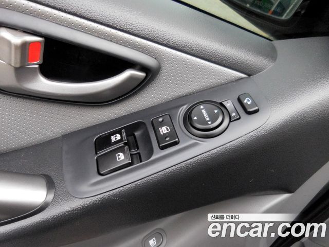 Hyundai Starex 2019 — photo 16