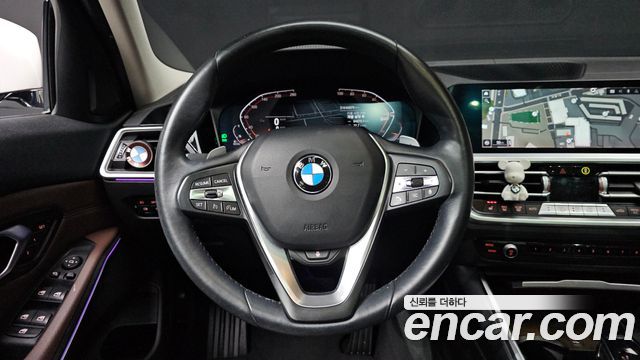 BMW 3-Series 2021 — photo 14