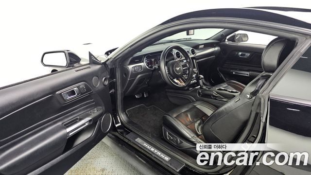 Ford Mustang 2019 — photo 10