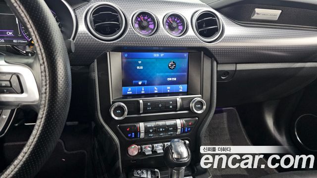 Ford Mustang 2019 — photo 14