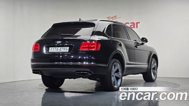 Bentley Bentayga 2018 — photo 2