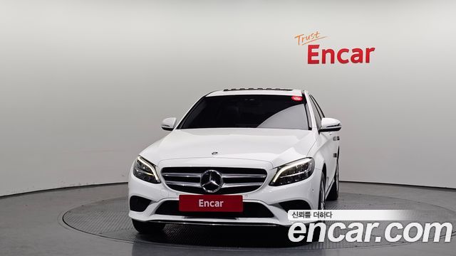 Mercedes-Benz C-Class 2020 — photo 3