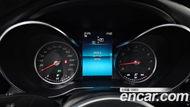 Mercedes-Benz C-Class 2020 — photo 7