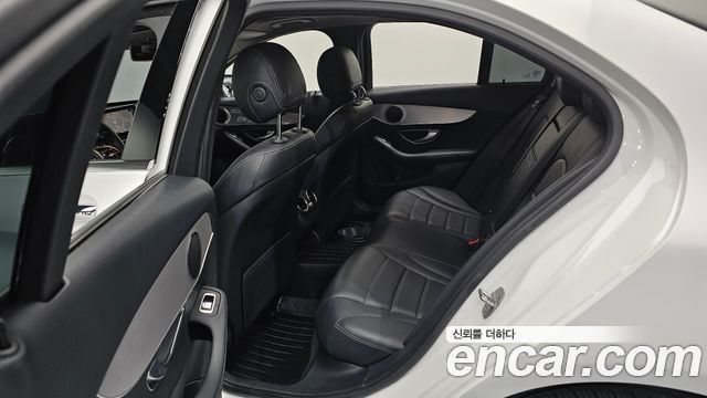 Mercedes-Benz C-Class 2020 — photo 10